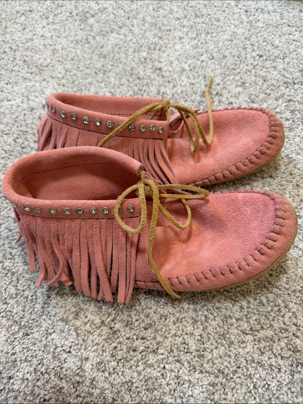 Broncy Donkey Women's Pink Suede Fringe Moccasin Lace-Up Shoe